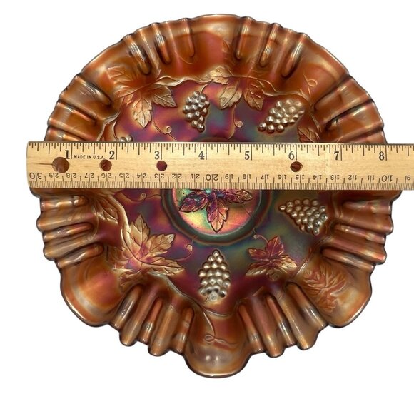 Vtg Fenton Amethyst Carnival Glass Bowl Grapes Leaves Iridescent Ruffled Edge - Picture 5 of 10